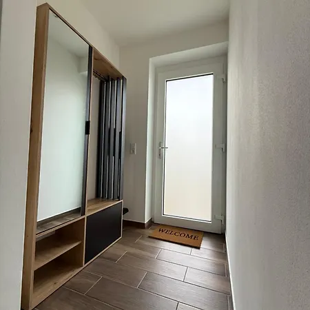 Appartement Moderne Ferienwohnung, Separater Eingang, Self Check In, Neubau, Smart Tv & Wifi & Kaffemaschine Inklusive *