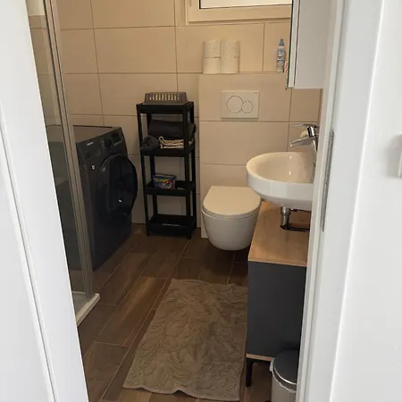 Moderne Ferienwohnung, Separater Eingang, Neubau, Smart Tv & Wifi & Kaffemaschine Inklusive アパート *